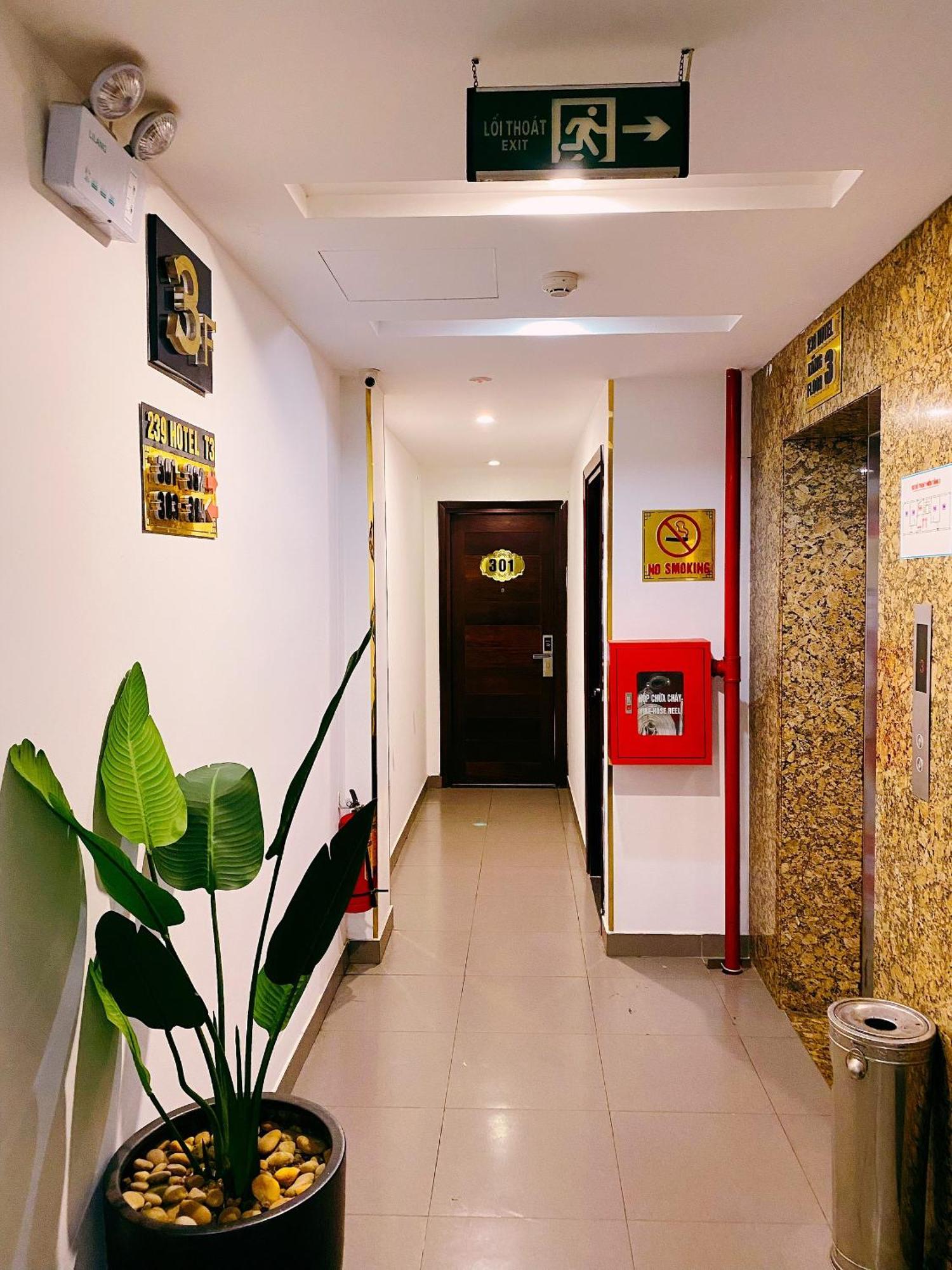 Khach San 239 Hotell Hanoi Exteriör bild