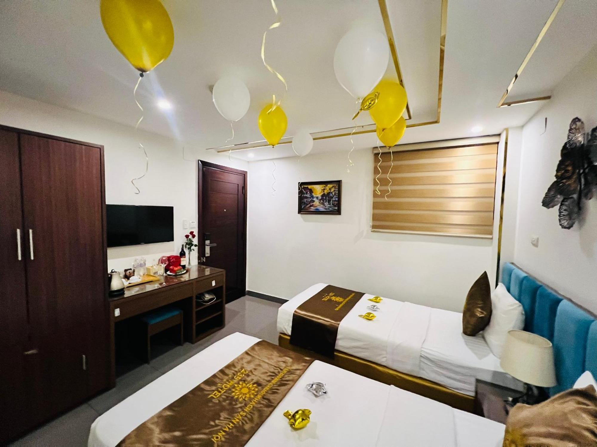 Khach San 239 Hotell Hanoi Exteriör bild