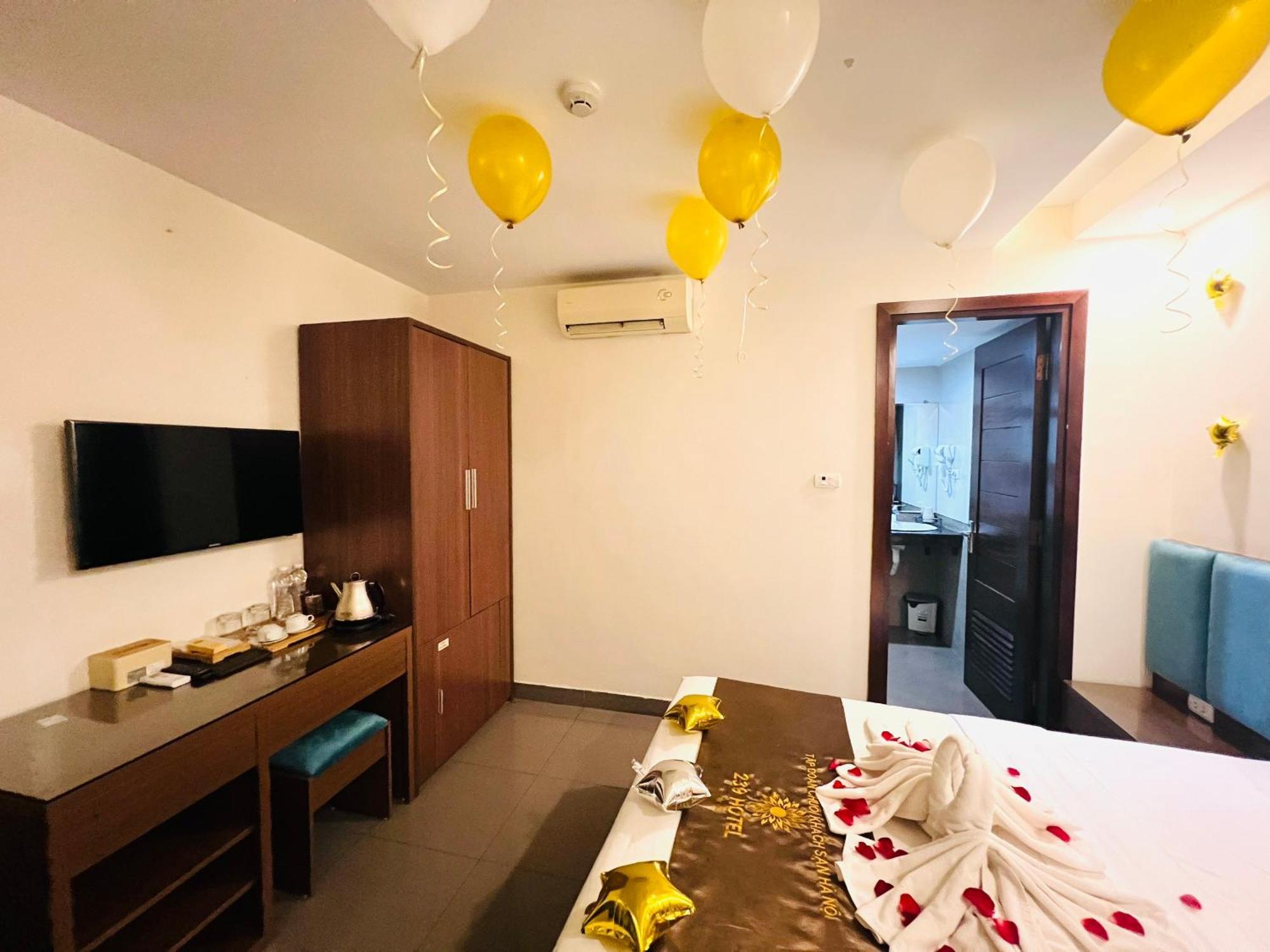 Khach San 239 Hotell Hanoi Exteriör bild