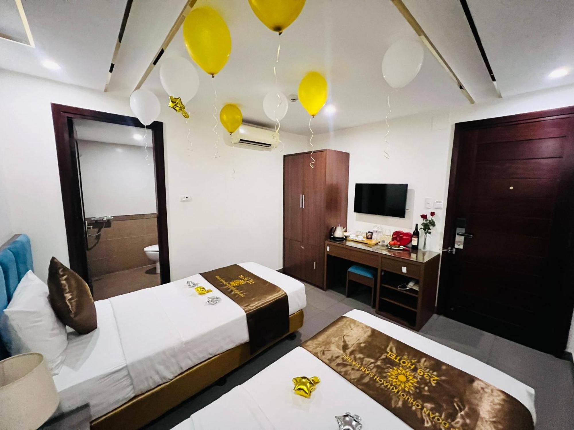 Khach San 239 Hotell Hanoi Exteriör bild