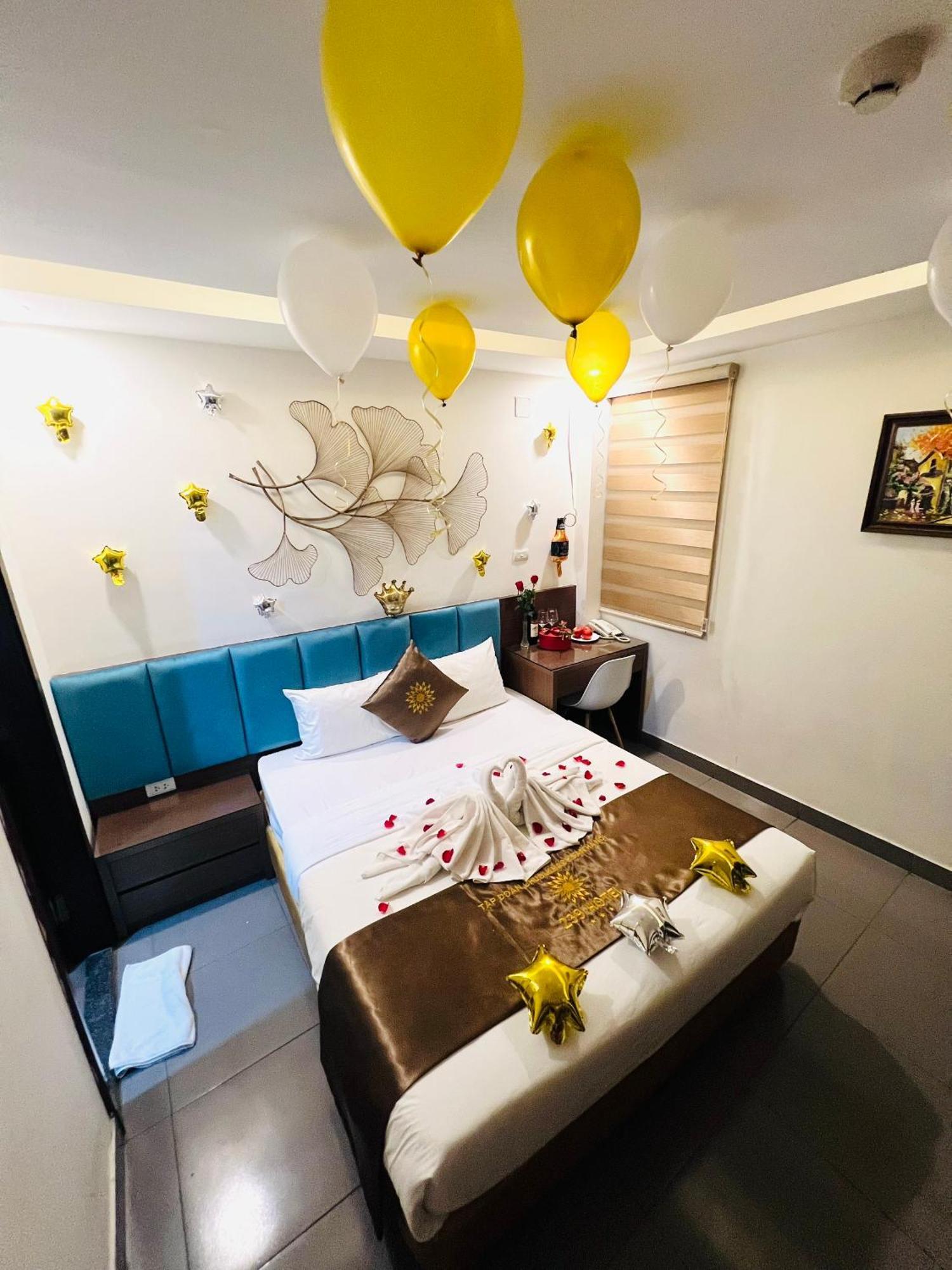Khach San 239 Hotell Hanoi Exteriör bild